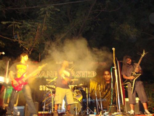 Systemhouse33 Live at Sandblasted 2010 (Nagpur) - Event Sponsors: Radio Mirchi and Lynrd.com